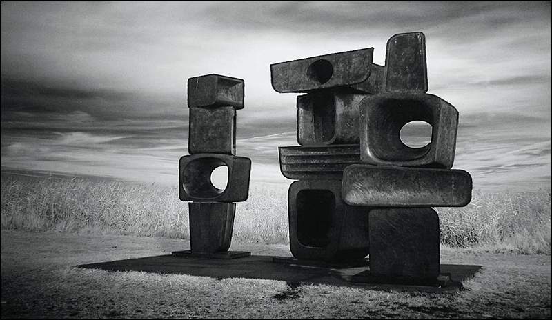 HepworthStatuesatSnapebyRonPain.jpg - Hepworth Statues at Snape by Ron Pain