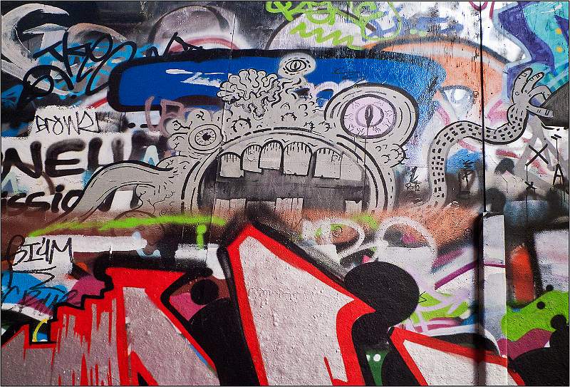 i3120.jpg - Graffti Ghoul No 1