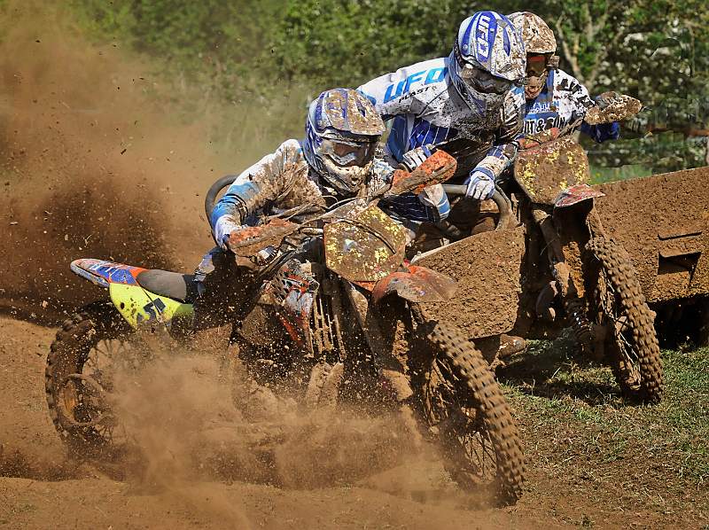 10-i05.jpg - Sidecar Scramble