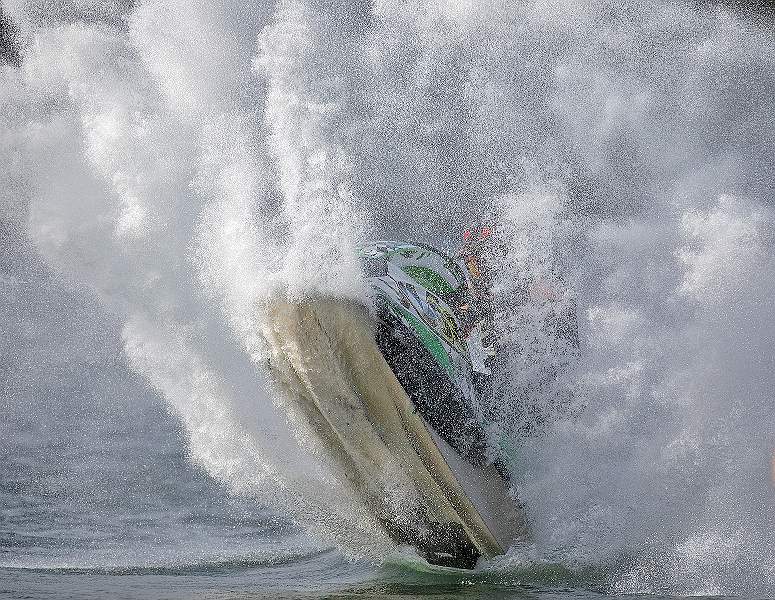 4_Making a Splash_David Schenck_.jpg - Making a Splash