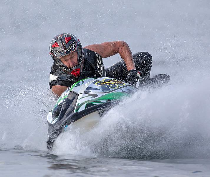 i1002.jpg - Falling off a jetski
