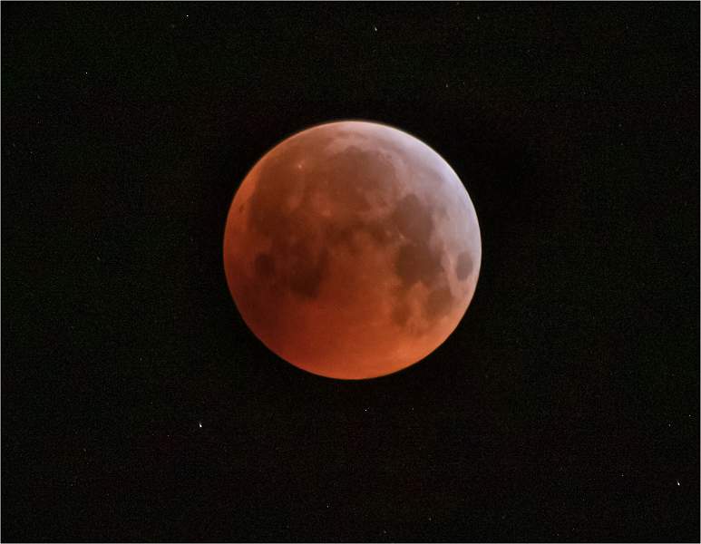 i1104.jpg - Blood moon 2019