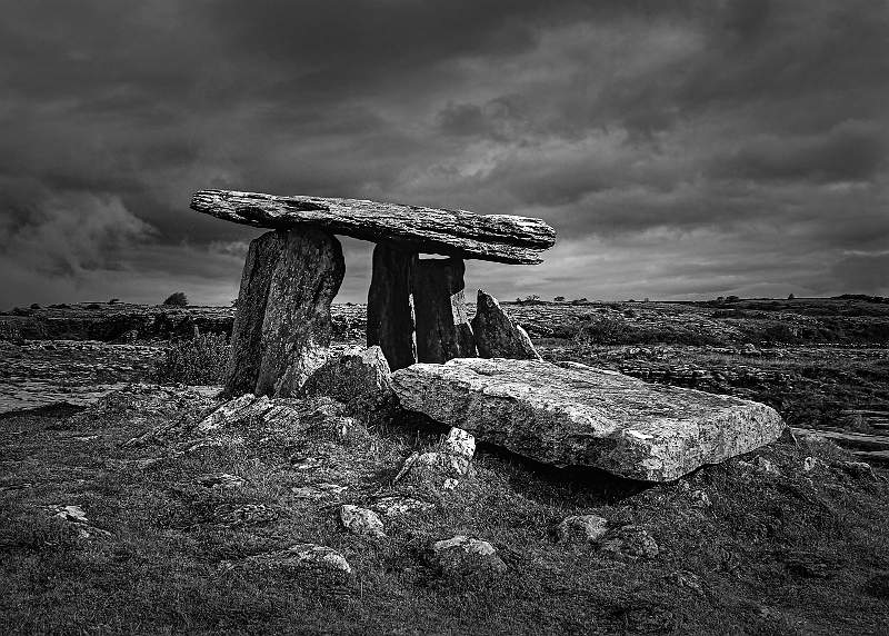 Poulnabrone Dolmen.jpg - Poulnabrone Dolmen