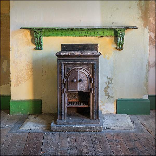 i22 a.jpg - Officer Quarter Fireplace No3 