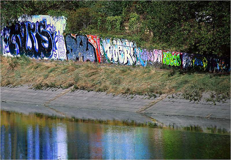 It Gets Everywhere_michael jillings_set.jpg - B set