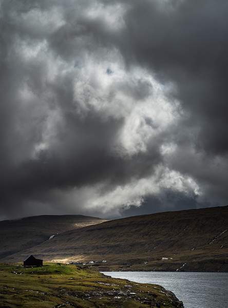 View over Sundini Sund_David Robinson_Set.jpg