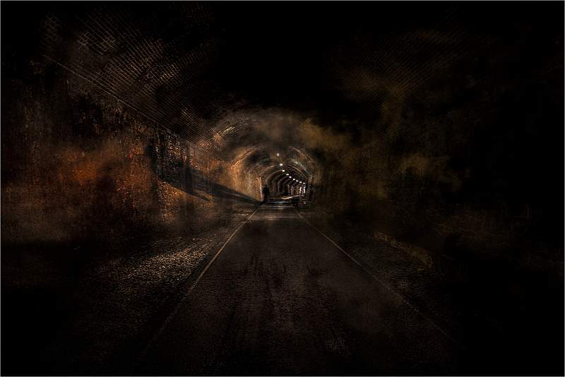 Towards the light_Russell Hynard_Set.i01.jpg - Set.i01