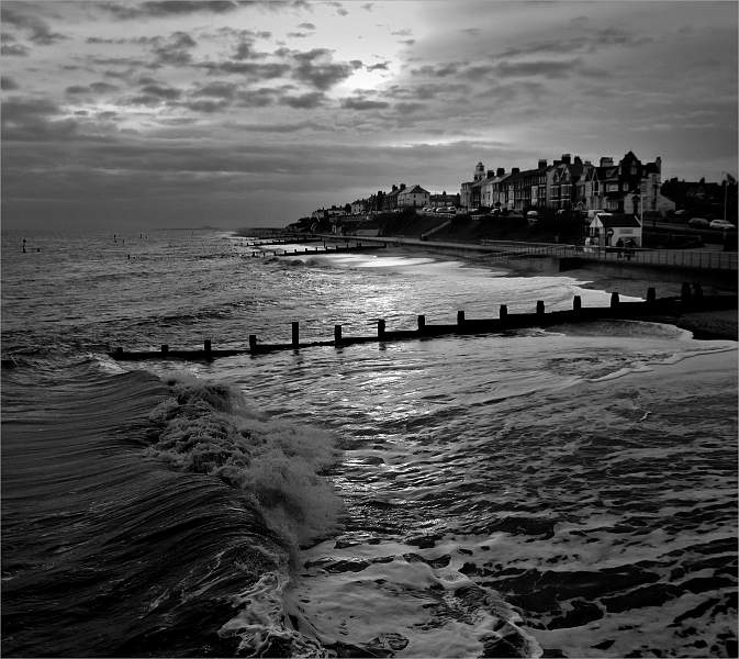Setting Sun Over Southwold_David Pryke_Open.jpg - Knots-Open