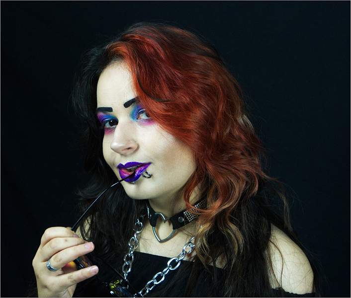 I wonder..._Nigel Jackson_Open.jpg - Red_Intermediate_Open