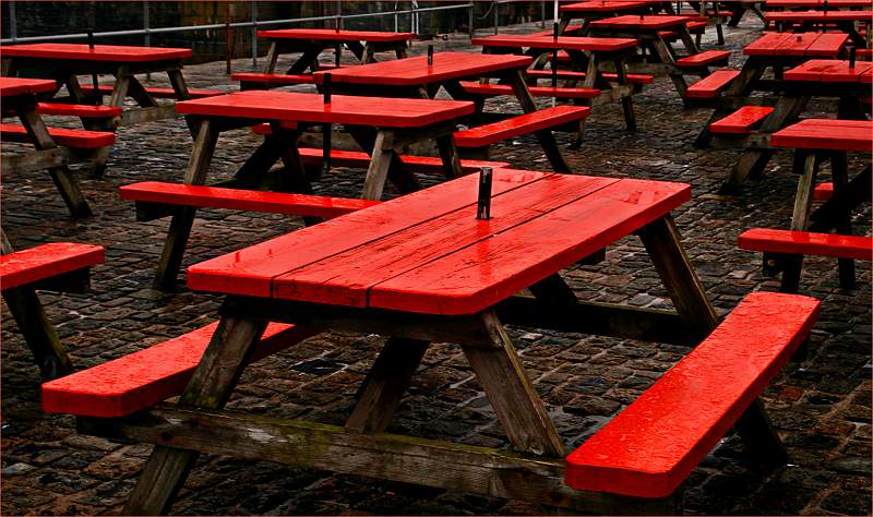 Ready and Waiting_David Pryke_Set.jpg - Red - Set