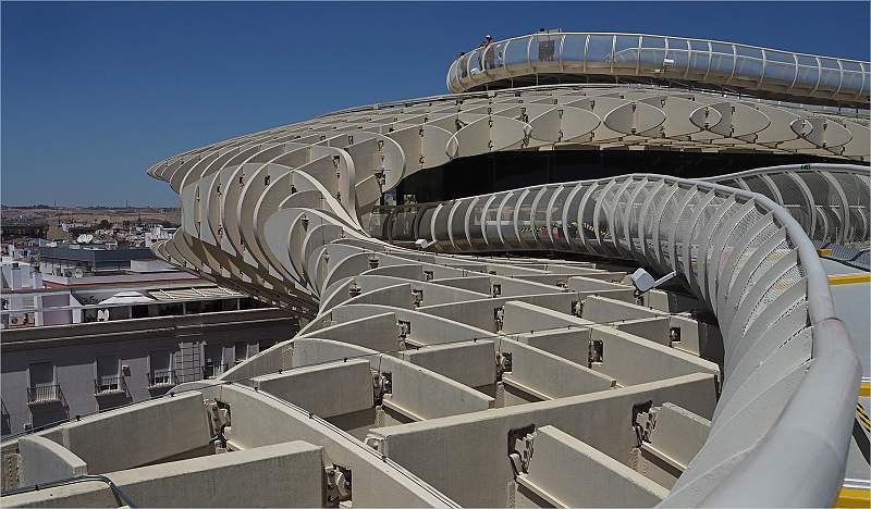 THE METROPOL PAROSOL_MARIAN ROSE_OPEN.jpg - DPI 3 - OPEN