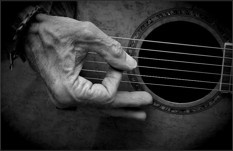 B_Delicate touch_Open.jpg - B_Delicate touch_Open