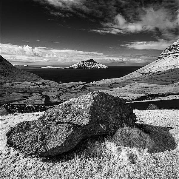 Faroes Btm Middle.jpg