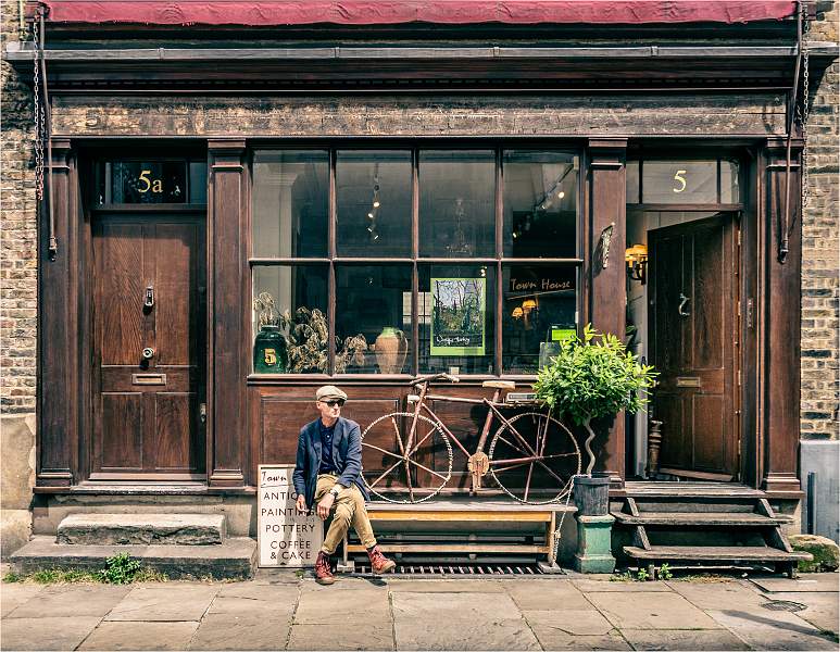 5 Cigarette Break_Lindsey Saunders.jpg - Open