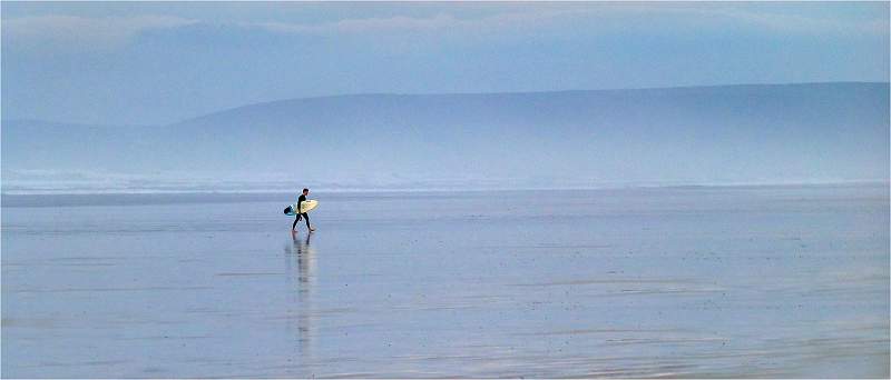 Surfboader on the Beach_Alison Hance .jpg - Exhibition 2022