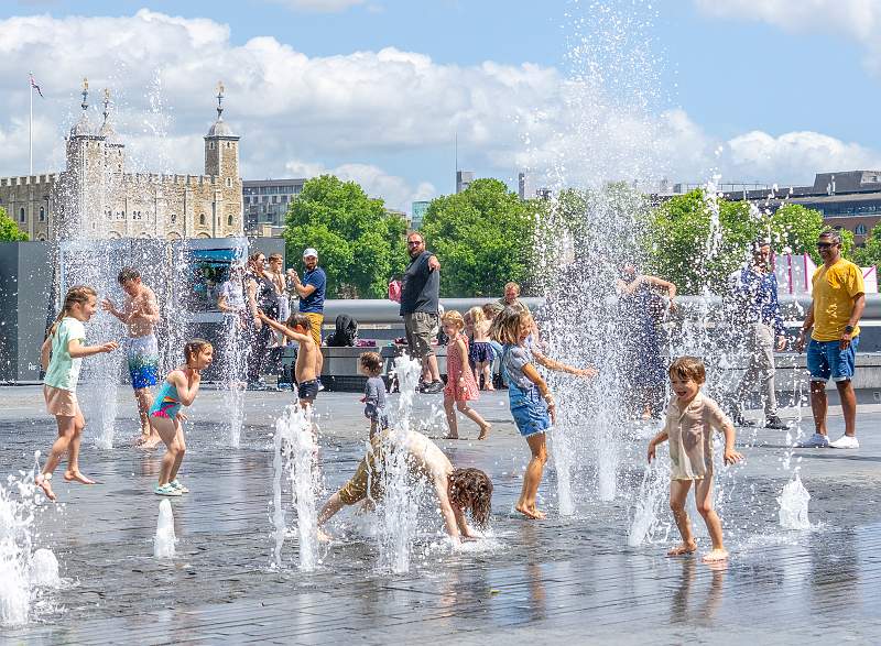 Fun-in-the-sun_ian-swann_set.jpg - mothly competition, set entered as a print