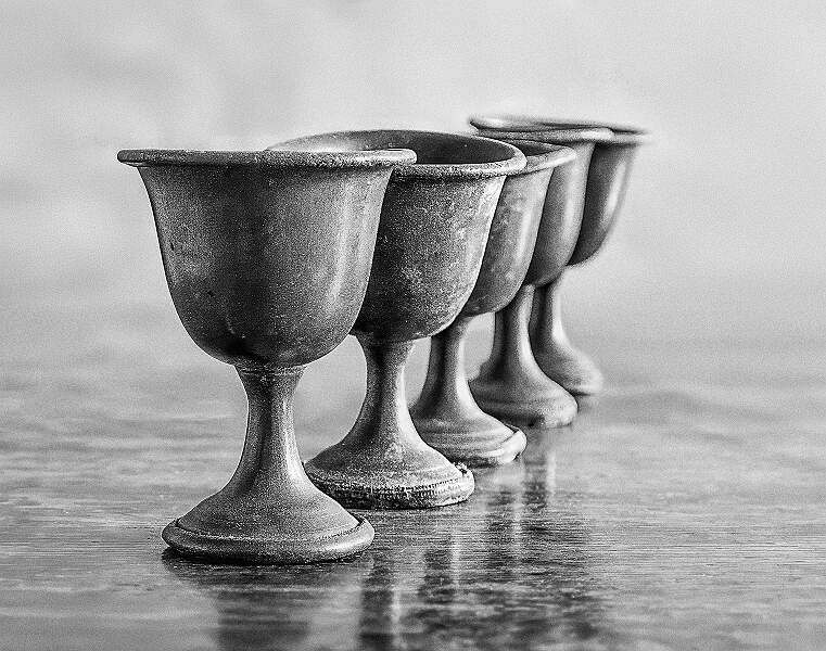 Goblets_Julie Browne_Set.jpg - Set Mono